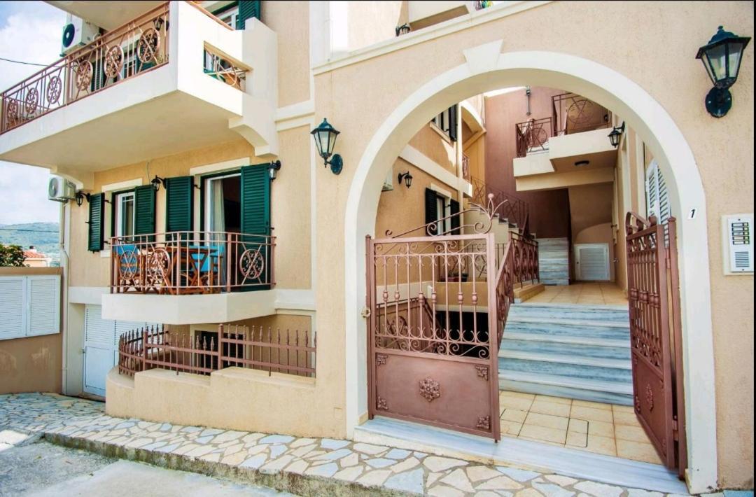 Elena'S Apartment 3 Аргостолион Екстериор снимка